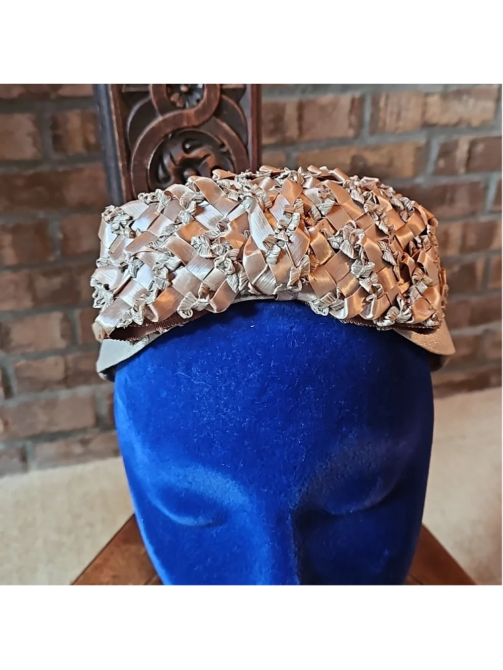 Vintage lovely grass and fabric ladies hat. Gladys & Belle NY 1940's or 50's